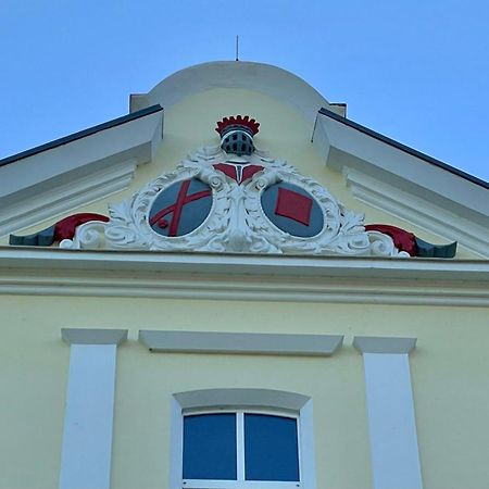 Schloss Schmuggerow Екстер'єр фото