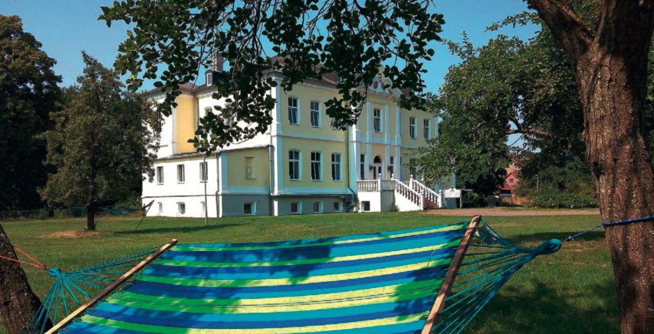 Schloss Schmuggerow Екстер'єр фото