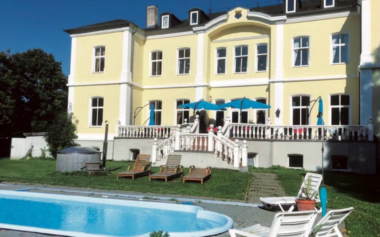 Schloss Schmuggerow Екстер'єр фото