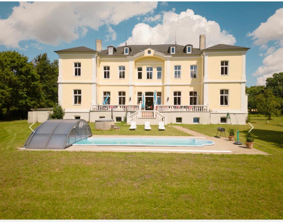 Schloss Schmuggerow Екстер'єр фото