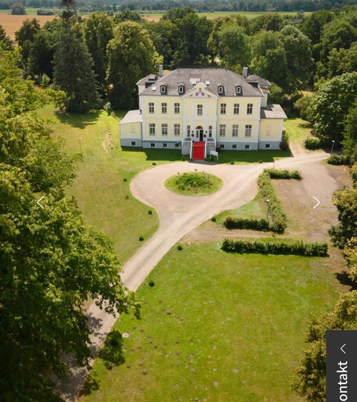 Schloss Schmuggerow Екстер'єр фото